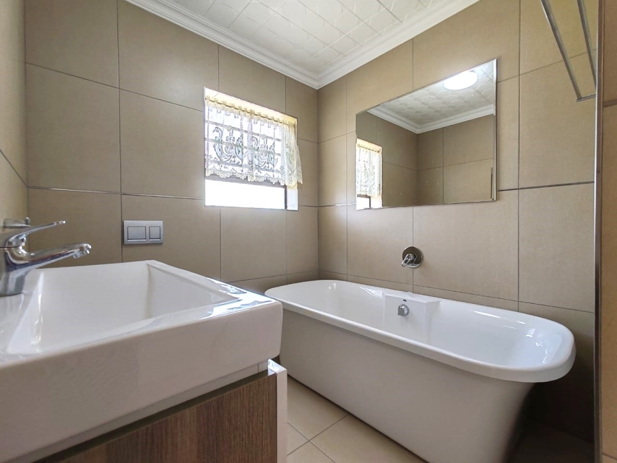  Bedroom Property for Sale in Sherwood Eastern Cape